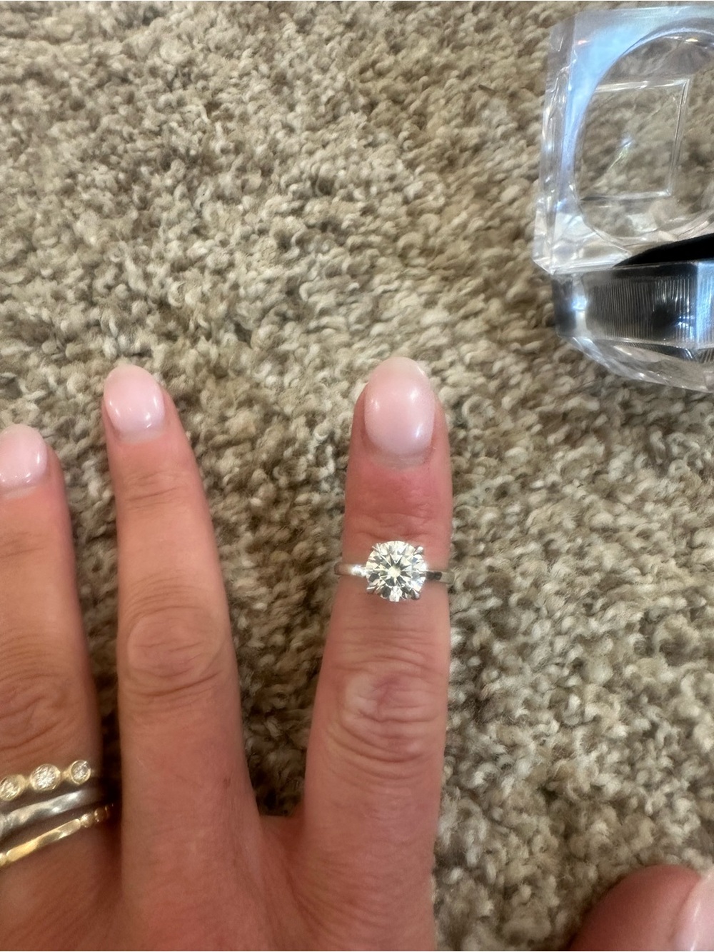 Classic 2 carat Solitaire Round-Cut Moissanite  Ring in 10k gold. - Picture 5 of 7